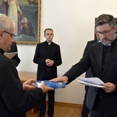 Przed objęciem urzędu ks. Włodzimierz złożył wobec biskupa świdnickiego wyznanie wiary i przysięgę wierności.