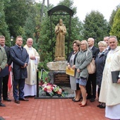 Ojciec Pio rozłożył płaszcz opieki nad nami