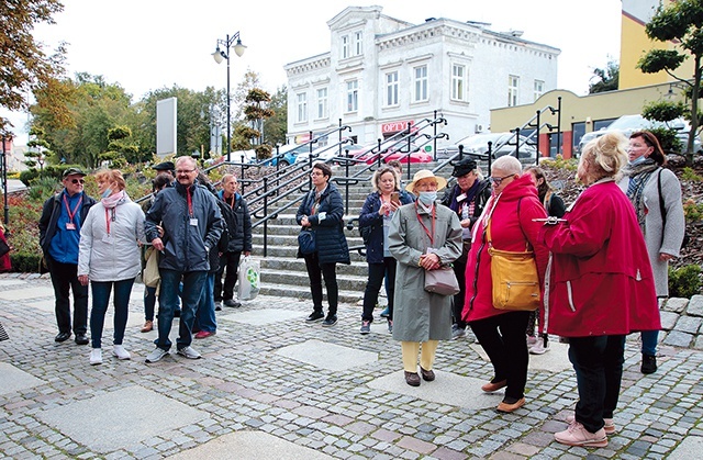 Zjazd trwał od 20 do 23 września. Na zdjęciu uczestnicy tuż przed zwiedzaniem kwidzyńskiej konkatedry.