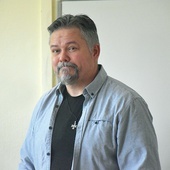 	Roman Zięba jest m.in. autorem książki „Krzyż Ameryki”.