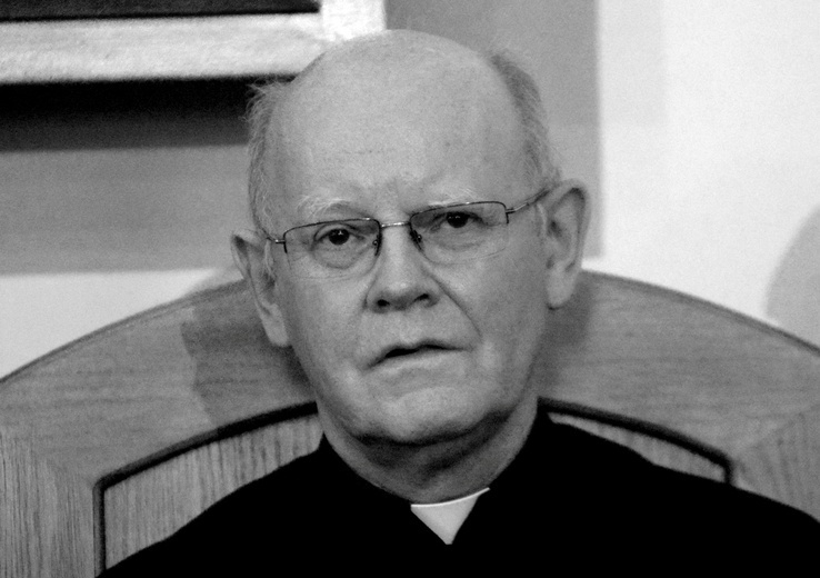 Śp. ks. prał. Edward Poniewierski (1953-2021).