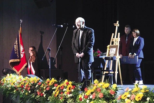 Laureat Nagrody Templetona złożył swojej szkole gratulacje, podziękowania i życzenia. 