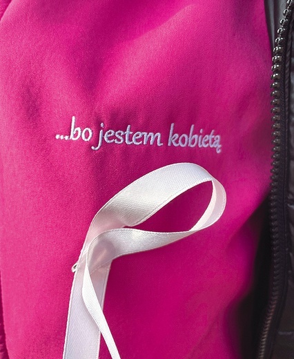 ▲	Łódzki Urząd Wojewódzki prowadził na terenie miasta akcję „...bo jestem kobietą!”. Panie pod okiem specjalistów uczyły się samobadania i mogły skorzystać z badania mammograficznego.