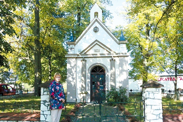 ▲	Kaplica, w której znajduje się drewniany ołtarz z czasów II wojny światowej. Przy nim odprawiał Msze św. błogosławiony.