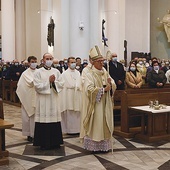 	W inauguracji uczestniczyli wierni z całej archidiecezji.