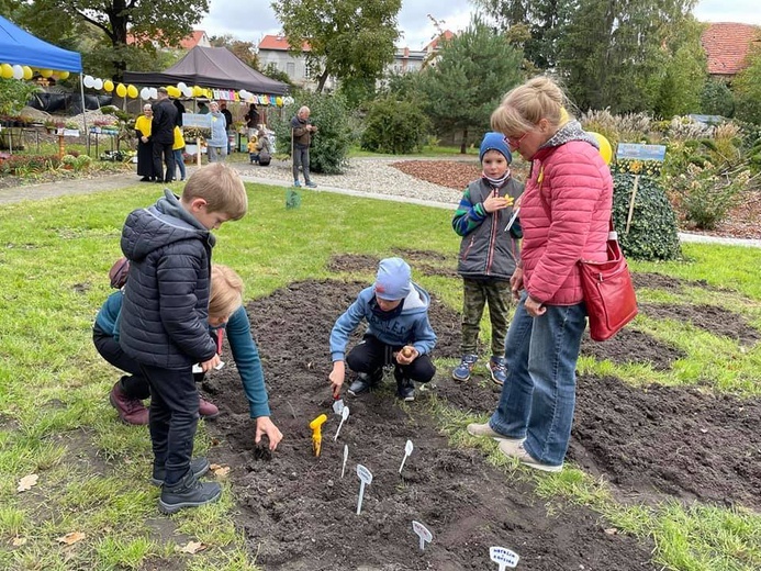 Biskup z odwiedzinami w dzierżoniowskim ZOL-u