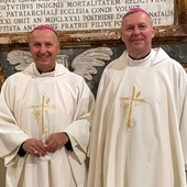 Biskupi Marek Solarczyk i Piotr Turzyński w rzymskiej bazylice św. Jana.