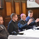 Spotkanie metropolity gdańskiego z przyszłymi ceremoniarzami