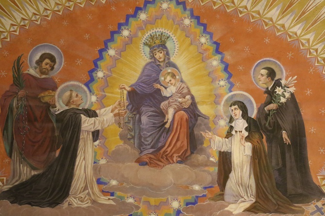 Rypin-fara. Święci w chwale adorują Madonnę z Dzieciątkiem Jezus (polichromia)
