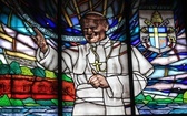 Modlin Stary. Św. Jan Paweł II (detal z witraża)