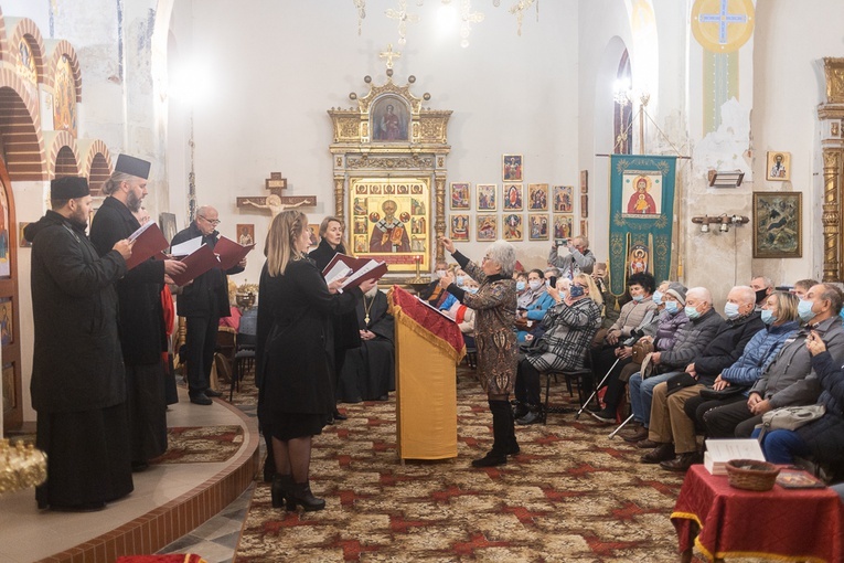 Zaprezentowano utwory muzyki cerkiewnej tradycji bizantyjskiej.