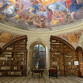 Klasztorna biblioteka zachowała się w idealnym stanie.