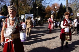 Podczas kwesty na krakowskim cmentarzu Rakowickim zebrano niemal 42 tys. zł