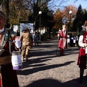 Podczas kwesty na krakowskim cmentarzu Rakowickim zebrano niemal 42 tys. zł