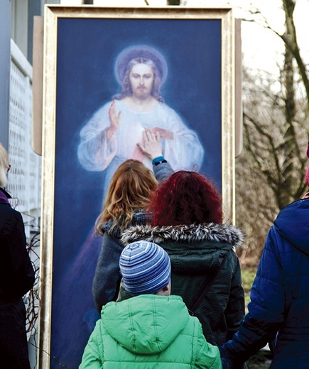 ▲	Orędzie Bożego Miłosierdzia to lekarstwo na lęki, depresje, uzależnienia i zniewolenia.