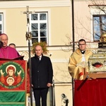 Łowicka proceja z relikwiami św. Wiktorii