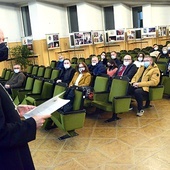 Synodalnej debacie przewodniczył bp Marek Solarczyk.