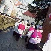 ▲	Kompanię honorową wystawiła 11. Lubuska Dywizja Kawalerii Pancernej z Żagania.