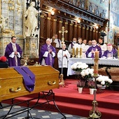 Msza św. żałobna w katedrze.