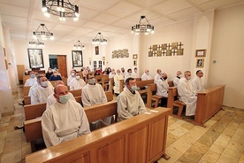 	Mężczyźni w czasie Mszy św. złożyli przysięgę i odebrali dekrety.