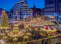 Katowice. Trwa Jarmark Bożonarodzeniowy na katowickim rynku 
