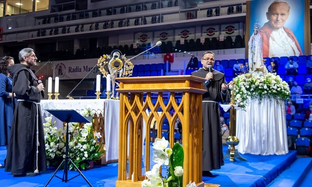 Toruń: Kilka tysięcy wiernych uczestniczy w obchodach 30-lecia Radia Maryja