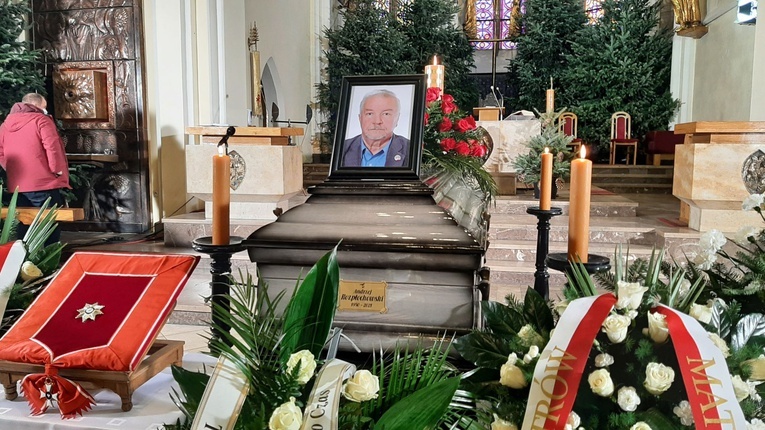 Katowice. Andrzej Rozpłochowski spoczął na cmentarzu przy Francuskiej