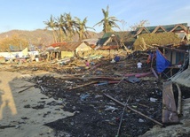 Po przejściu tajfunu na Filipinach
