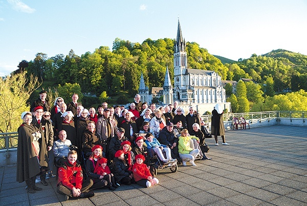 Podczas pielgrzymki chorych do Lourdes.