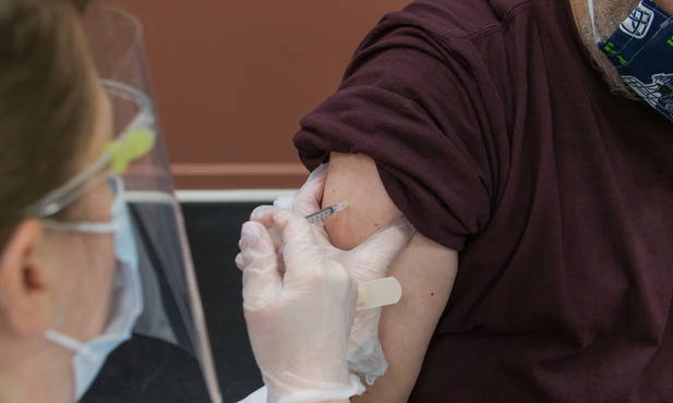 Grecja: Wprowadzono obowiązkowe szczepienia przeciwko Covid dla osób powyżej 60 roku życia