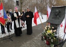 Ks. Jan Macha na płaskorzeźbie w Katowicach
