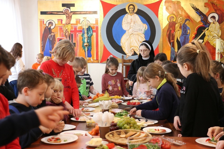 Nad przebiegiem zajęć czuwała s. Agata.