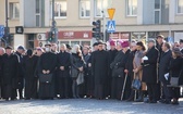 Powitanie bp. Lechowicza przez Kompanię Reprezentacyjną Wojska Polskiego [GALERIA ZDJĘĆ]