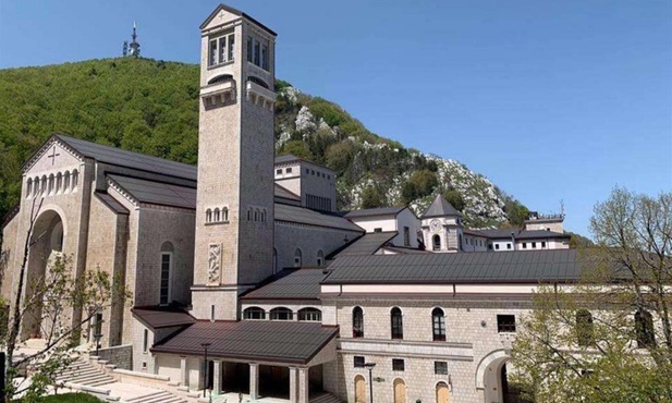 Mnisi zakażeni, opactwa w Montevergine i Loreto zamknięte