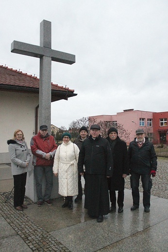 Spotkania SOAZM odbywają się przy kościele pw. św. Tadeusza Apostoła w Legnicy.