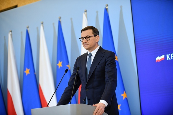 Morawiecki: znosimy większość obostrzeń 