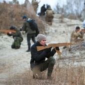 – Wśród mieszkańców Kijowa nastroje są różne – mówi o. Błażej Gawliczek.  – Ludzie starają się żyć normalnie, ale wielu też zdecydowało się wziąć udział w szkoleniach wojskowych prowadzonych przez żołnierzy.