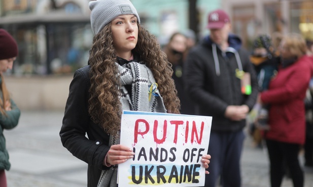 "Putin, ręce precz od Ukrainy".