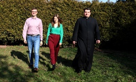 - Chcemy opowiedzieć o tych, którzy płacą najwyższą cenę za wierność Chrystusowi - mówią (od lewej) Kamil Szczęsny, Olga Sochaczewska i ks. Paweł Łęcki.