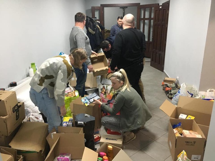 Ruda Śląska dla Ukrainy. Parafie, org. pozarządowe i miasto organizują zbiórki darów