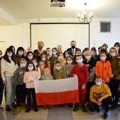 Pamiątkowe zdjęcie z wychowankami Domu Dziecka z Ukrainy.