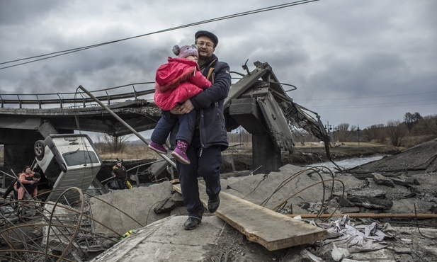 W rosyjskich ostrzałach w Irpieniu podczas ewakuacji zginęło ośmioro cywilów