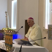 Biskup w diecezjalnym sanktuarium MB Fatimskiej.