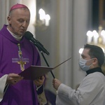 Początek uroczystości pogrzebowych śp. bp. Adama Odzimka