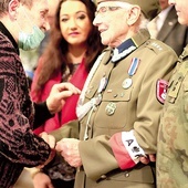 W czasie spotkania przyznano pamiątkowe odznaczenia Światowego Związku Żołnierzy Armii Krajowej.  Wśród odznaczonych była sanitariuszka i łączniczka AK kapitan Jadwiga Łubniewska ps. Jagoda.