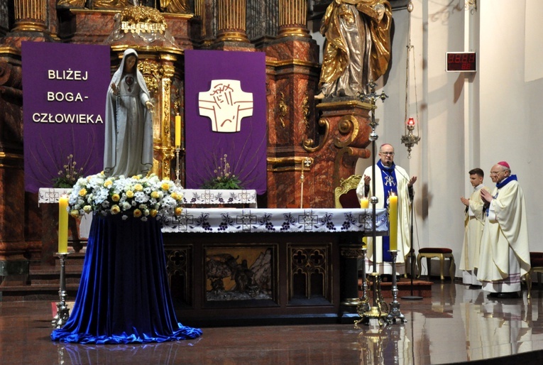 Akt poświęcenia Rosji i Ukrainy Niepokalanemu Sercu Maryi w katedrze opolskiej