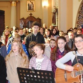 Goście z Ukrainy zapewnili muzyczną oprawę podczas Eucharystii.