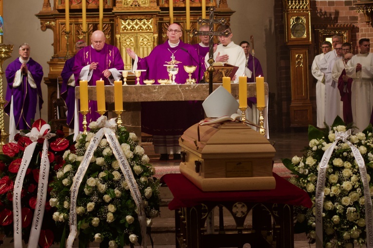 Msza św. żałobna za śp. abp. Edmunda Piszcza