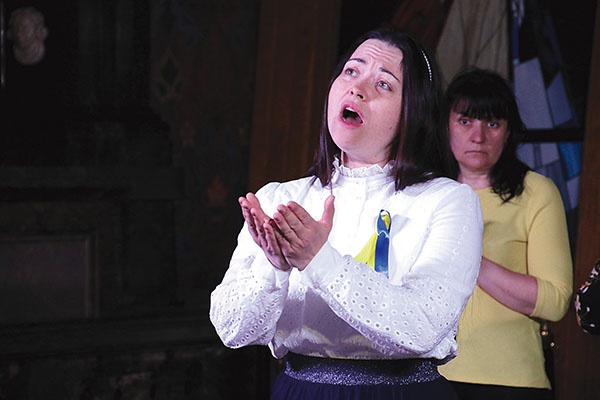 Pani Natalia wyśpiewała niedawno w czasie koncertu w płockiej katedrze modlitwę o pokój.