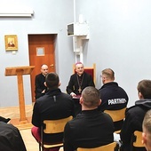 Spotkanie w kaplicy, której patronuje  św. ojciec Pio.